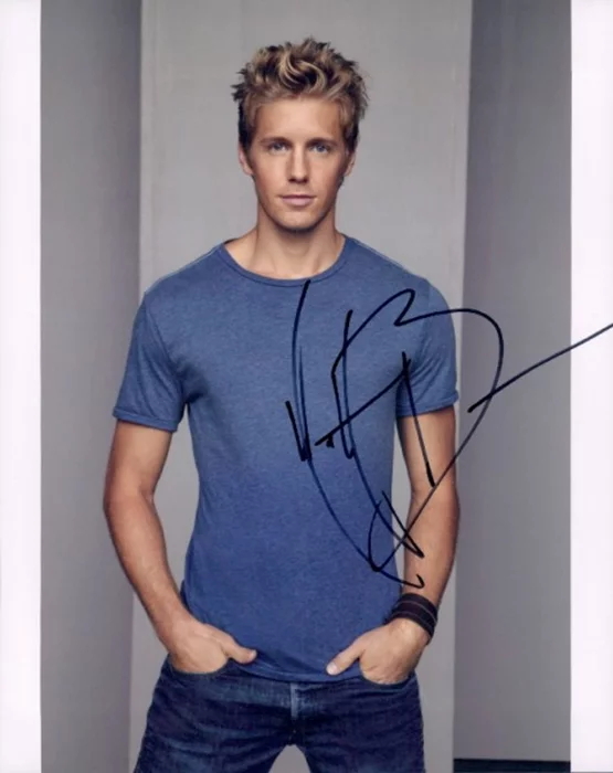 Matt Barr autograph
