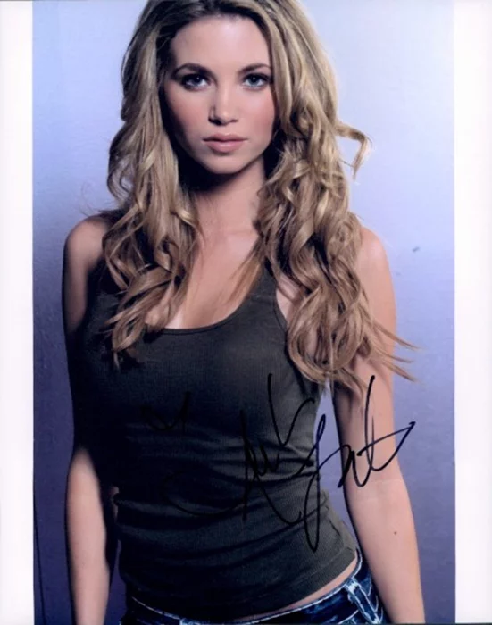 Amber Lancaster autograph