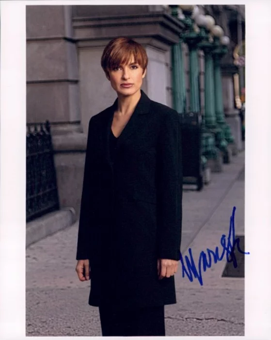 Mariska Hargitay autograph