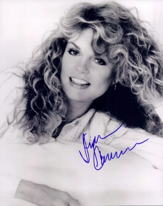 Dyan Cannon autograph