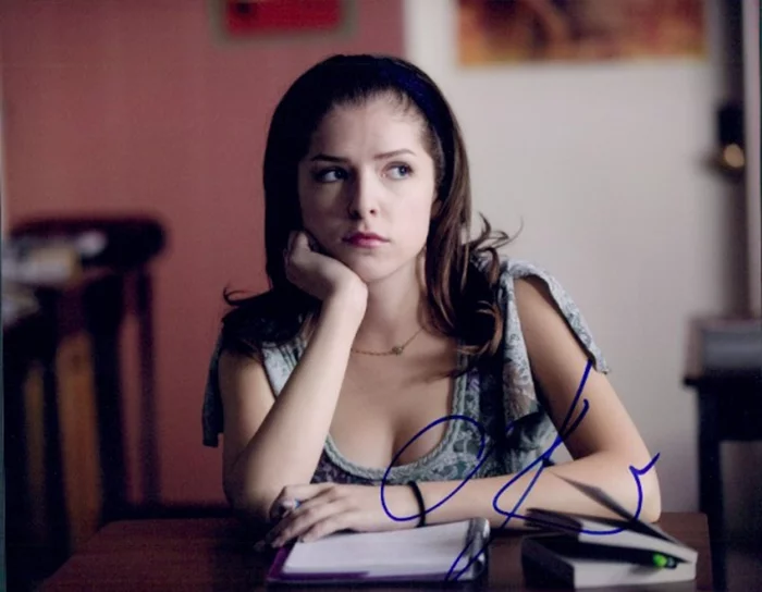 Anna Kendrick autograph