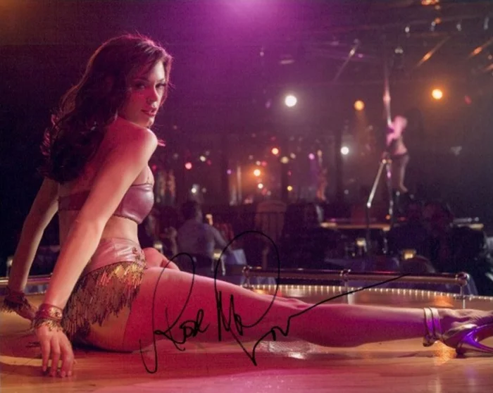 Rose McGowan autograph