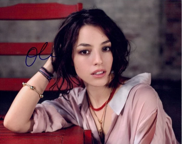 Olivia Thirlby autograph