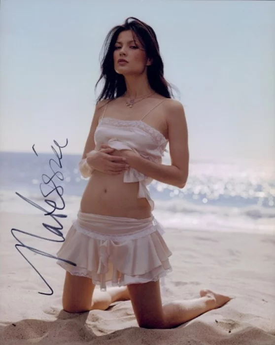 Natassia Malthe autograph