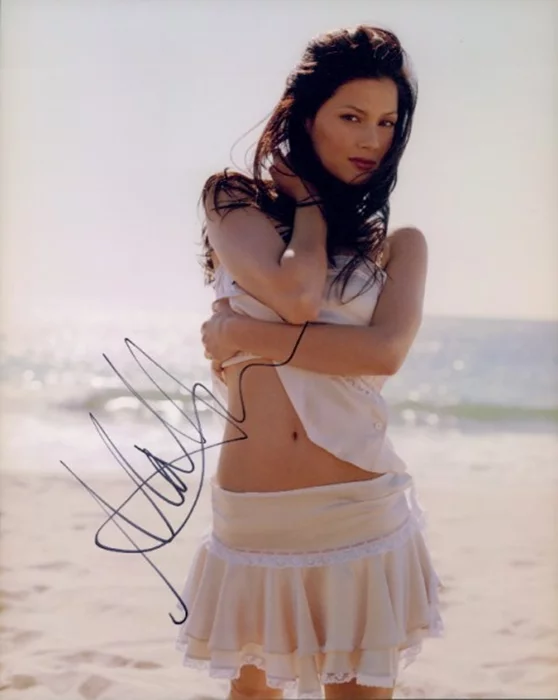 Natassia Malthe autograph