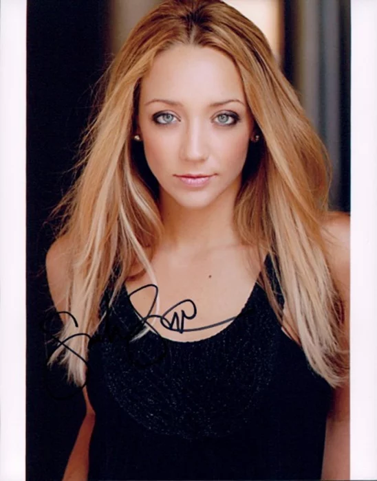 Sarah Scott autograph
