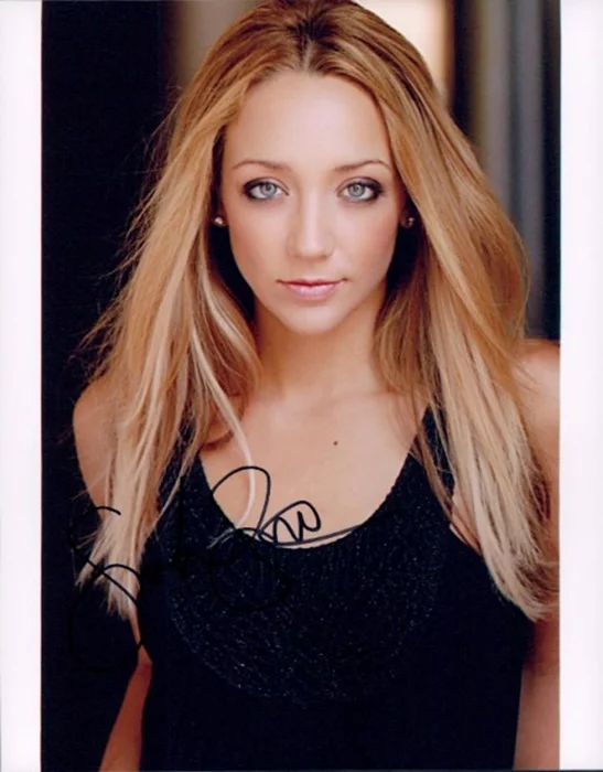 Sarah Scott autograph