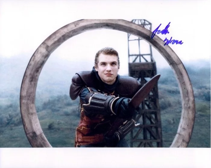 Freddie Stroma autograph
