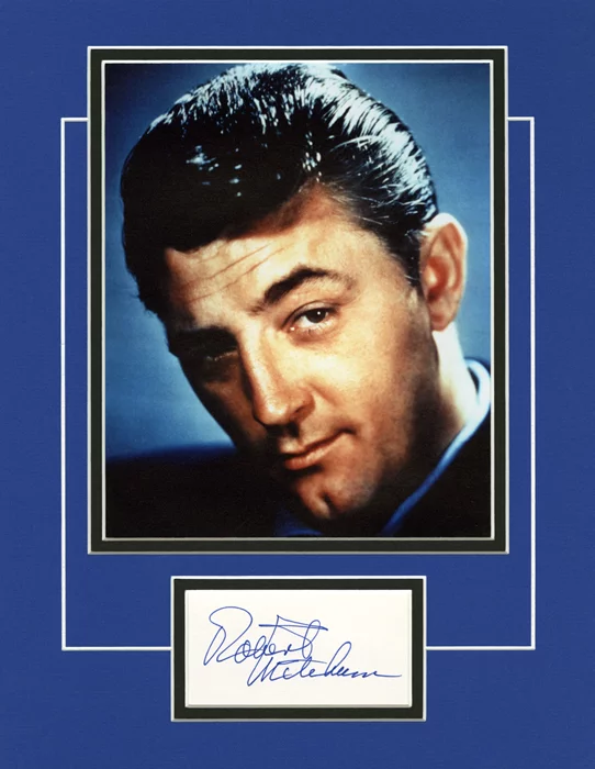 Robert Mitchum autograph