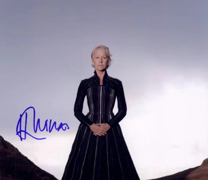 Helen Mirren autograph
