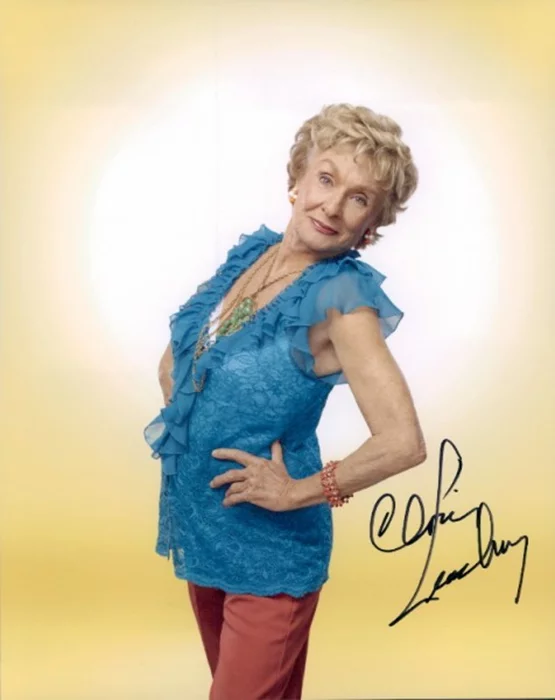 Cloris Leachman autograph