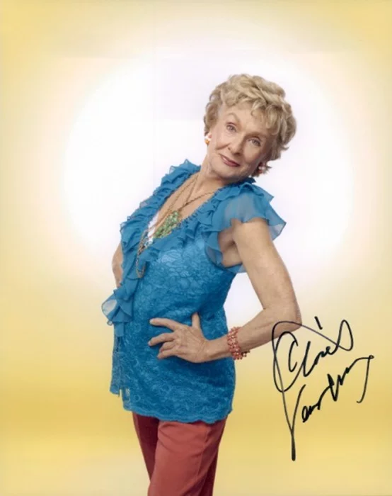 Cloris Leachman autograph