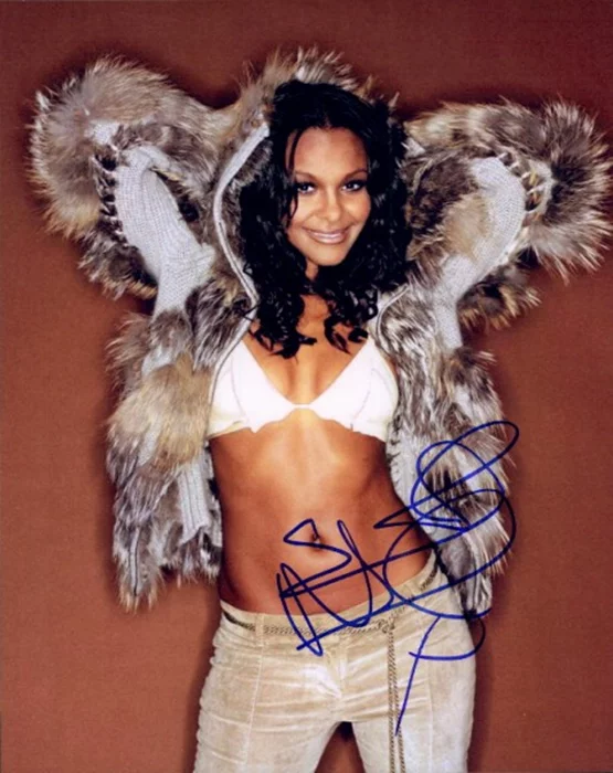 Samantha Mumba autograph