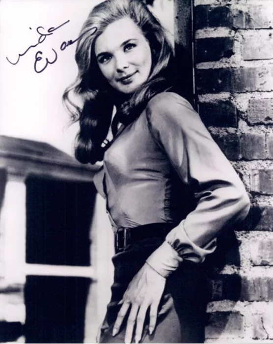 Linda Evans autograph