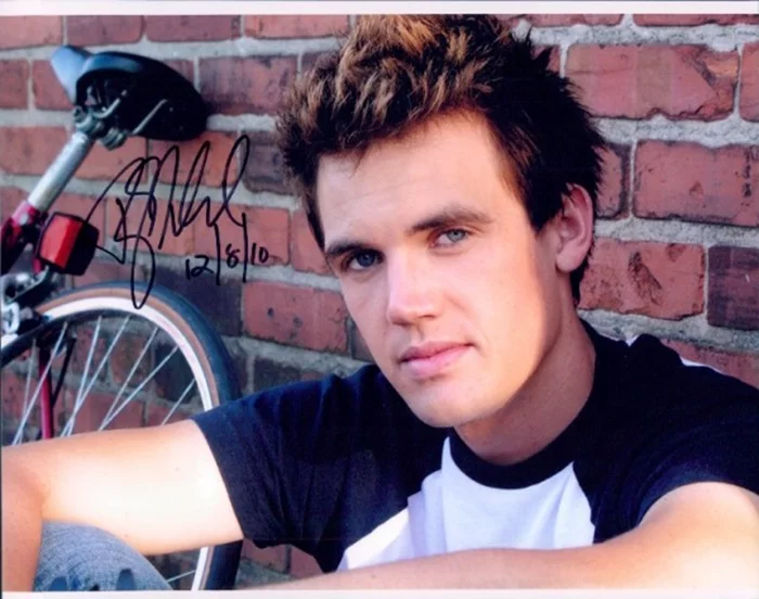 Tyler Hilton autograph