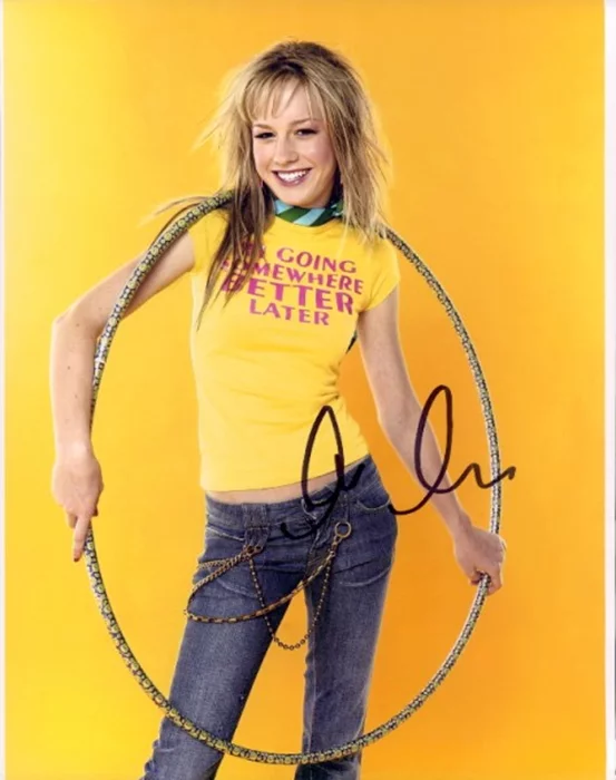 Brie Larson autograph