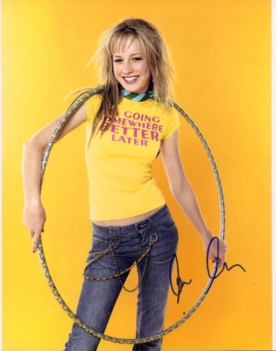 Brie Larson autograph