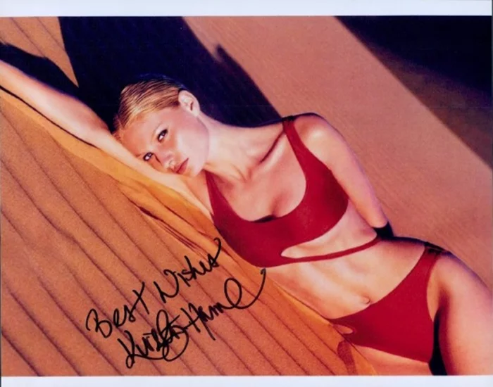 Kirsty Hume autograph