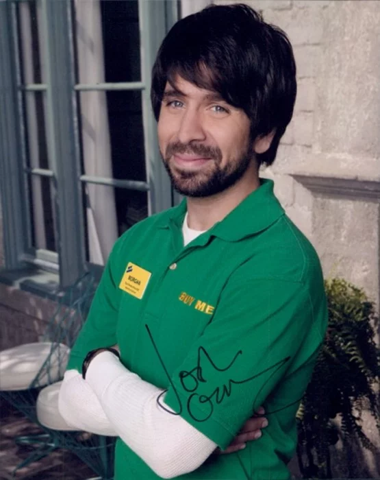 Joshua Gomez autograph