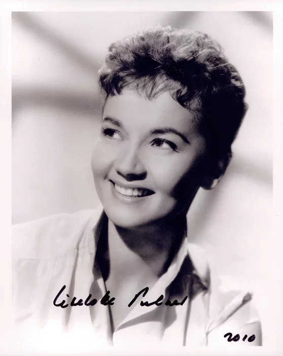 Liselotte Pulver autograph