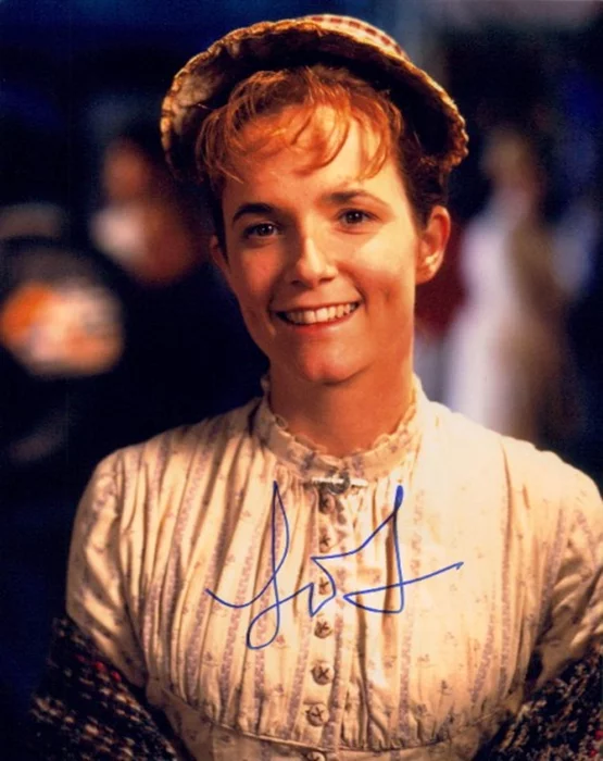 Lea Thompson autograph