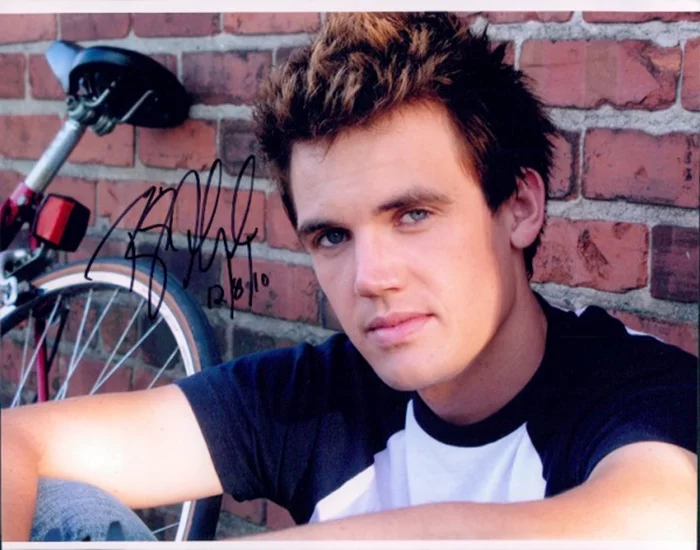 Tyler Hilton autograph