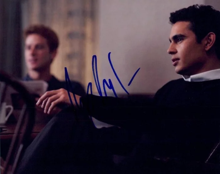 Max Minghella autograph