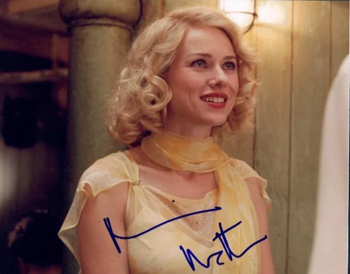 Naomi Watts autograph