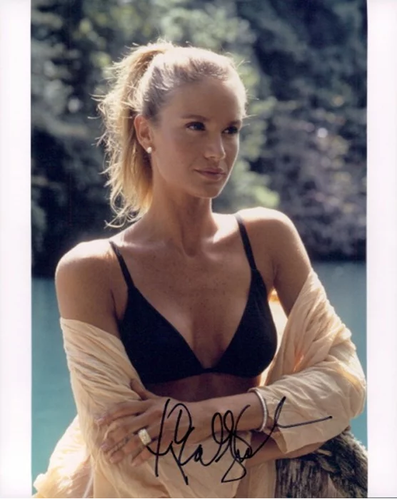 Kelly Lynch autograph