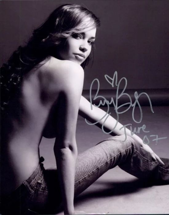 Brittany Binger autograph