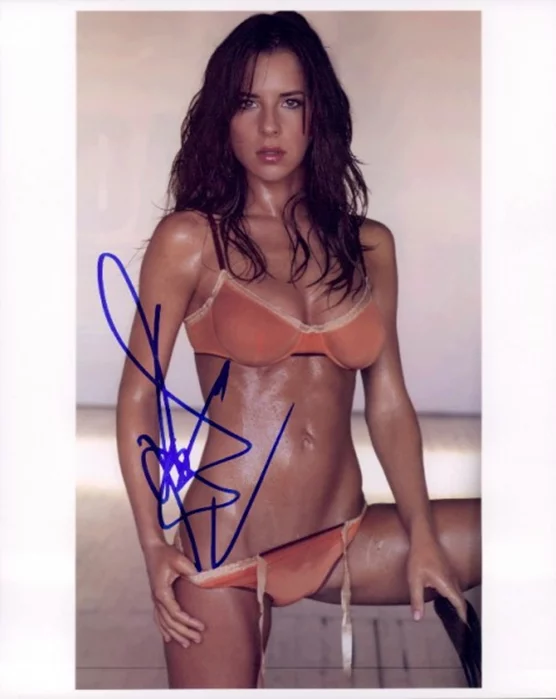 Kelly Monaco autograph