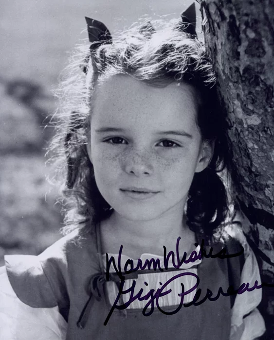Gigi Perreau autograph