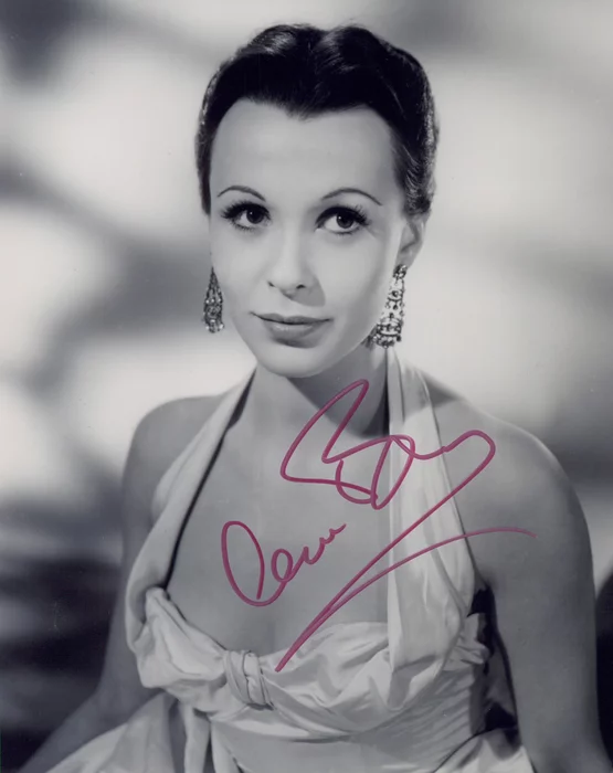 Claire Bloom autograph