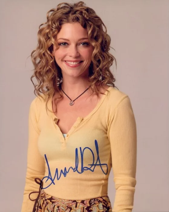Amanda Detmer autograph
