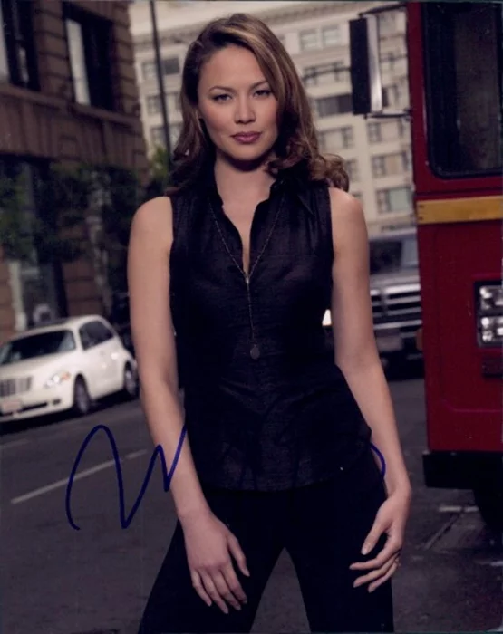 Moon Bloodgood autograph