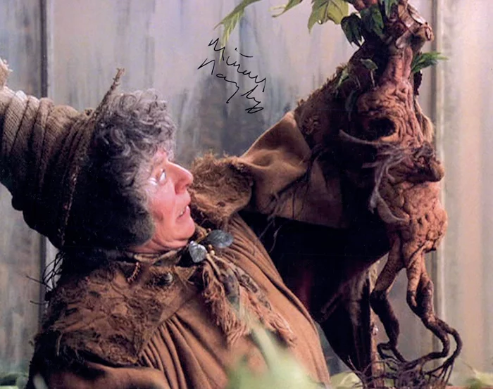 Miriam Margolyes autograph