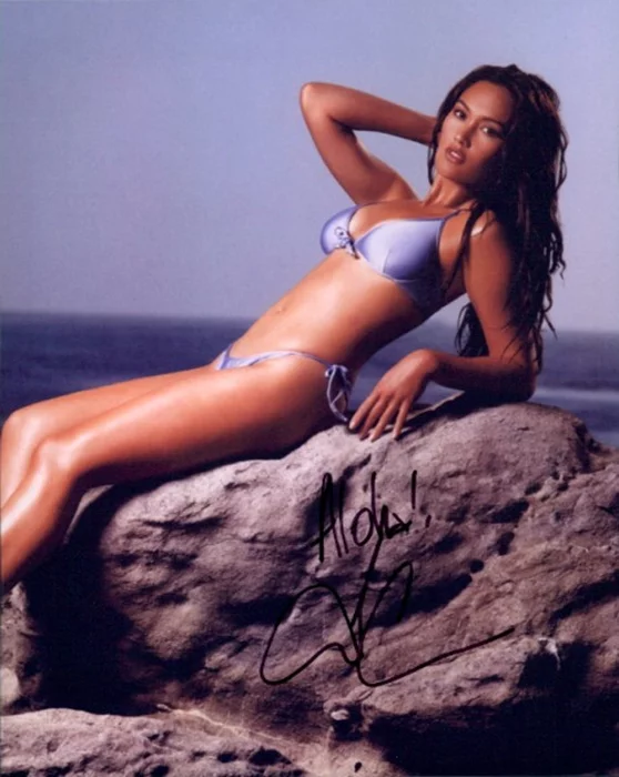 Tia Carrere autograph