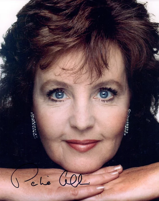 Pauline Collins autograph