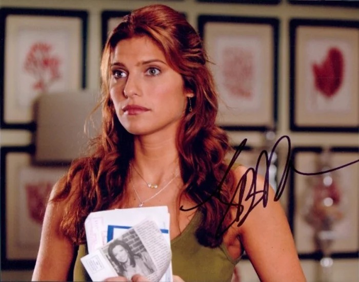 Lake Bell autograph