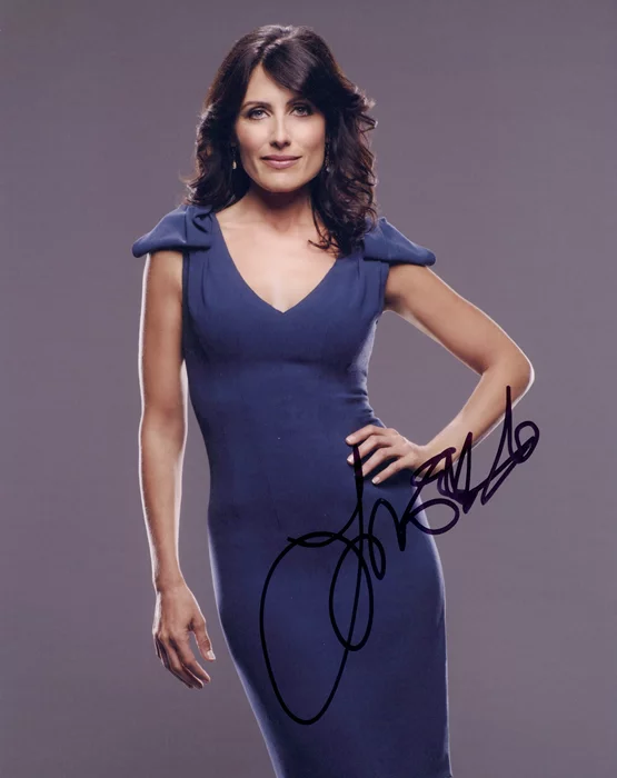 Lisa Edelstein autograph