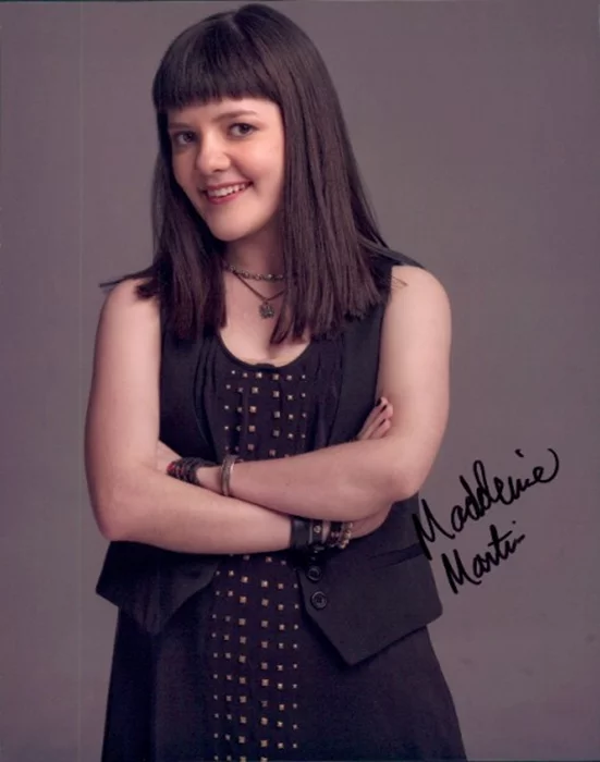Madeleine Martin autograph