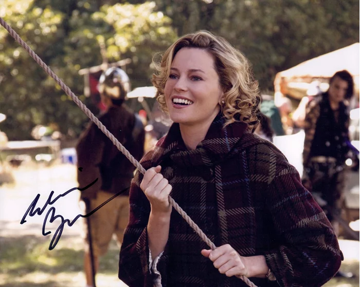 Elizabeth Banks autograph