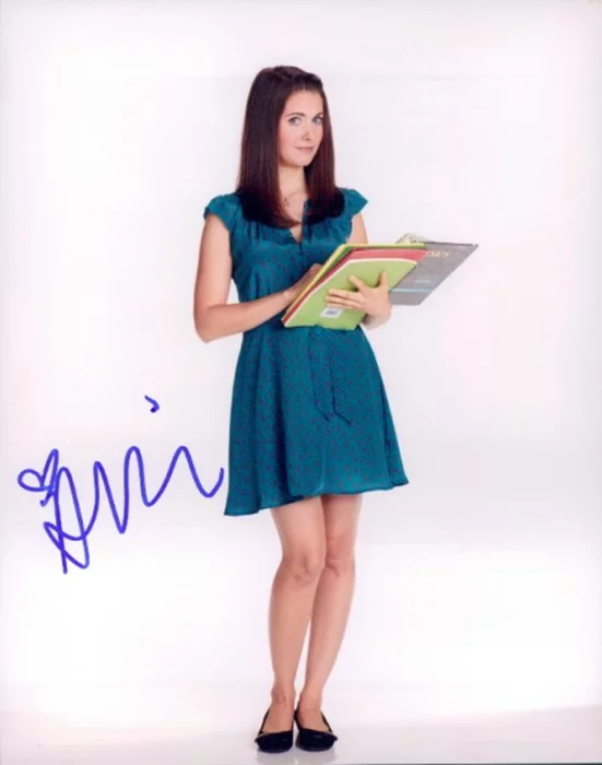 Alison Brie autograph