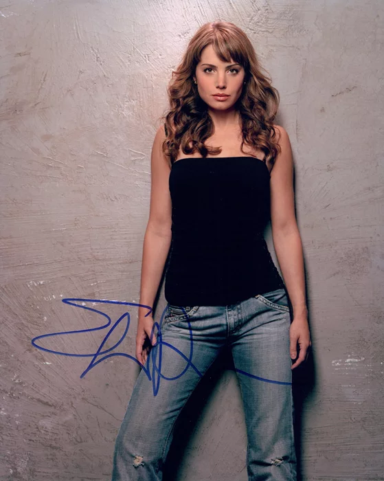 Erica Durance autograph