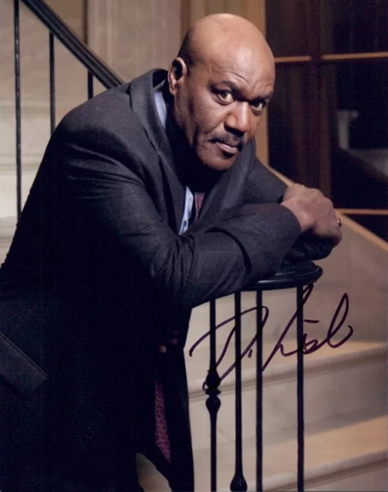 Delroy Lindo autograph