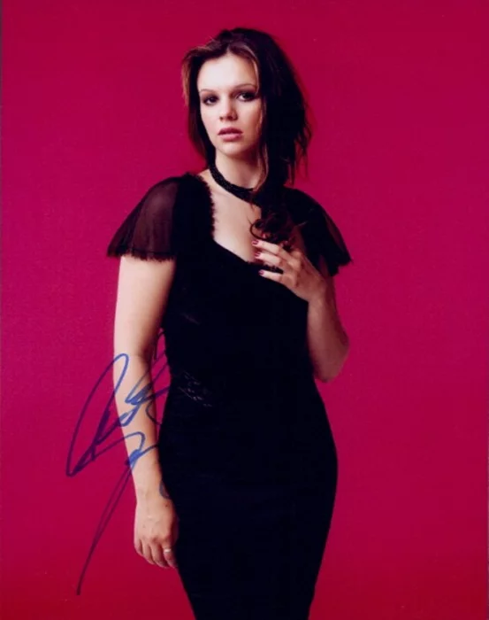 Amber Tamblyn autograph