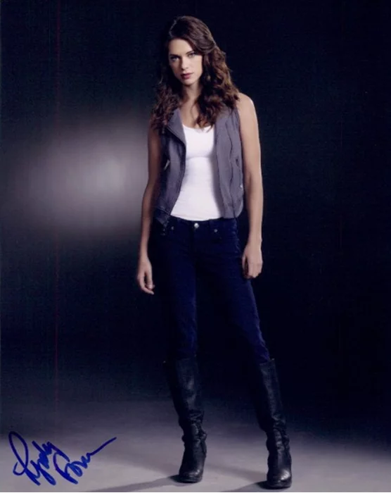Lyndsy Fonseca autograph