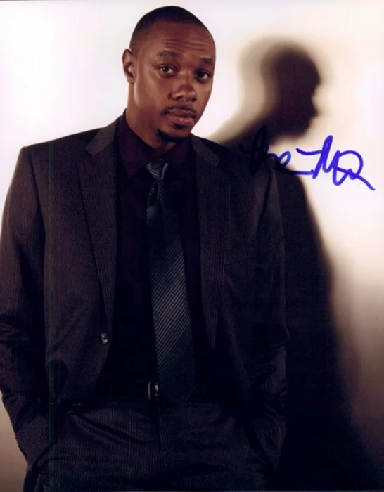 Dorian   Missick autograph