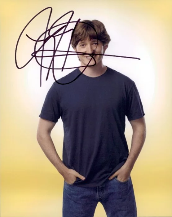 Lucas Neff autograph