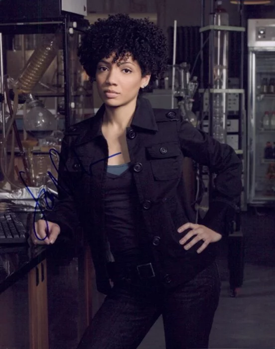 Jasika Nicole autograph